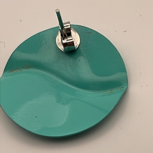 1980โs Circular Seafoam Blue Painted Metal Earrings (F120) - Picture 9 of 9